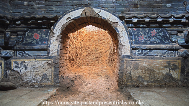 Menapaki Jejak Sejarah di Makam Ming