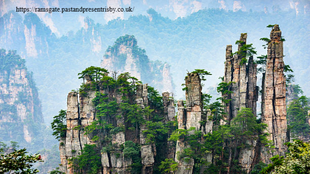 Menyibak Pesona Taman Hutan Nasional Zhangjiajie