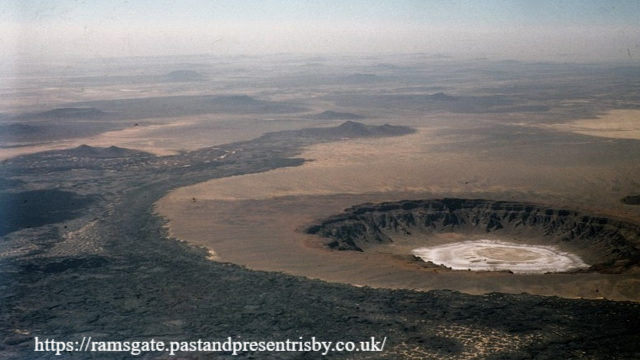 Menelusuri Keindahan Kawah Al Wahbah
